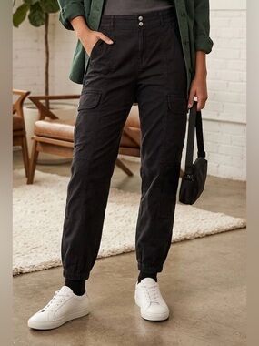 GARAGE Black High-Waisted Cargo Joggers - Size XS